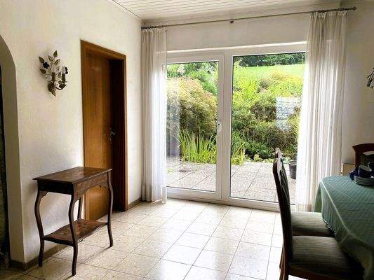 Esszimmer -Blick in den Garten