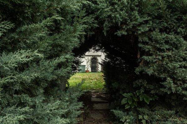 Durchgang zum Gartenbereich