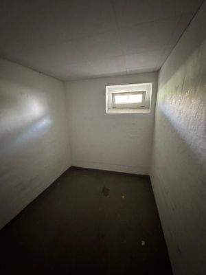 Kellerraum mit Fenster