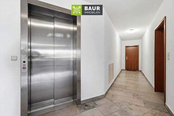 Aufzug Wohnungstüre 