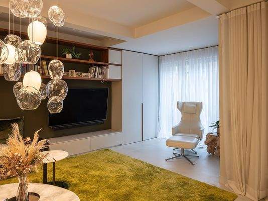 Wohnzimmer/Büroecke zugeklappt