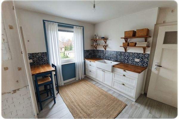 1. OG Küche Einrichtungsbeispiel - (KI generiert)