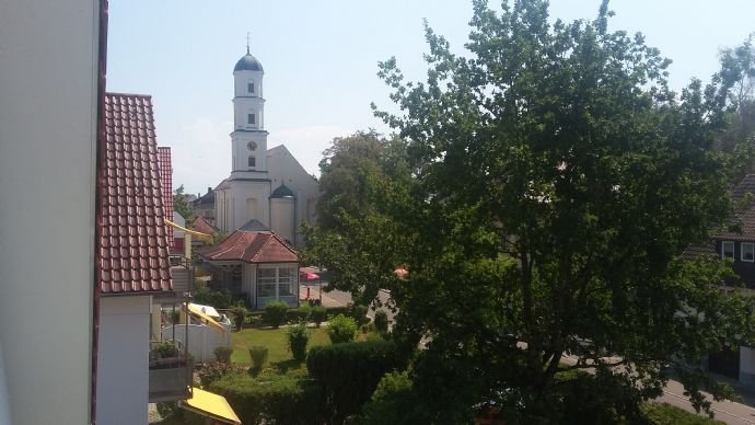 Blick vom Balkon zur Kirche