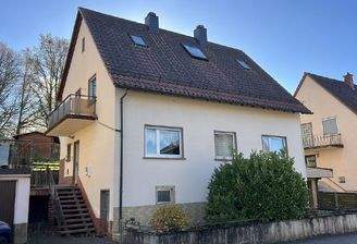 Strassenseite mit Eingang