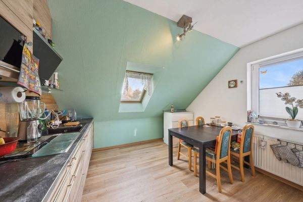 Küche mit Essplatz OG