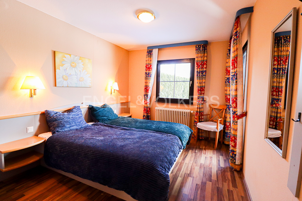 Schlafzimmer 1