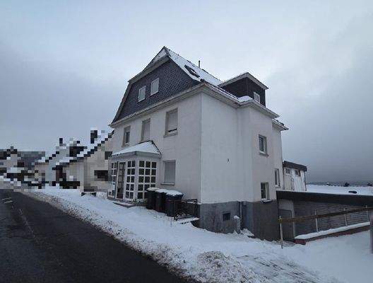 Vorderansicht von rechts