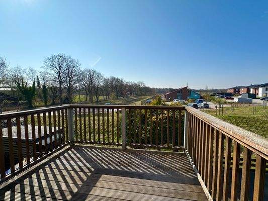 Der schöne Balkon mit Südausrichtung