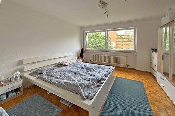 Großes Schlafzimmer