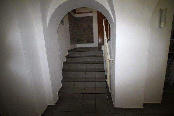 Treppenaufgang zu den Hotelzimmern (2)