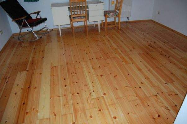 Wohnz. oder Schlafzimmer Nr. 2 - Bild 3