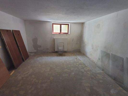 Kellerraum mit Heizkörper