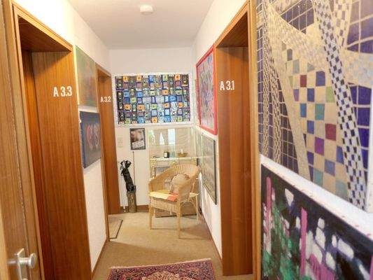 Flur zu den 3 Wohnungen