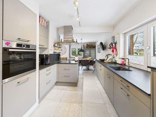 hochwertige Einbauküche