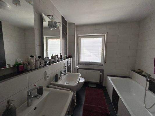 Badezimmer (EG-Wohnung)