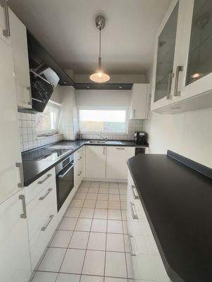 Küche Obergeschoss Bild 2.jpeg