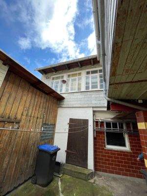 Nebengebäude Blick v. Innenhof