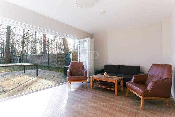 Wohnzimmer mit Terrasse