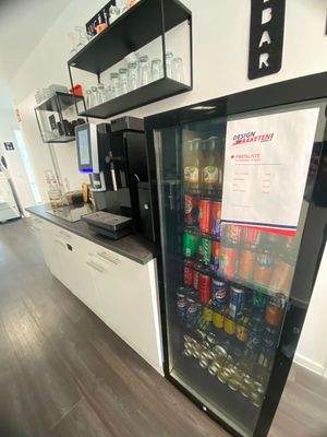 Coffeebar mit Getränkekühlschrank