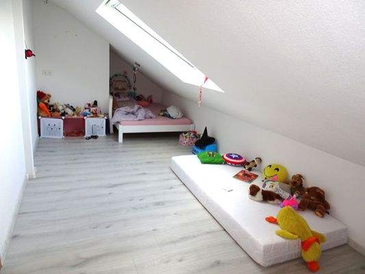 Kinderzimmer 3 im OG (ELW mögl.)