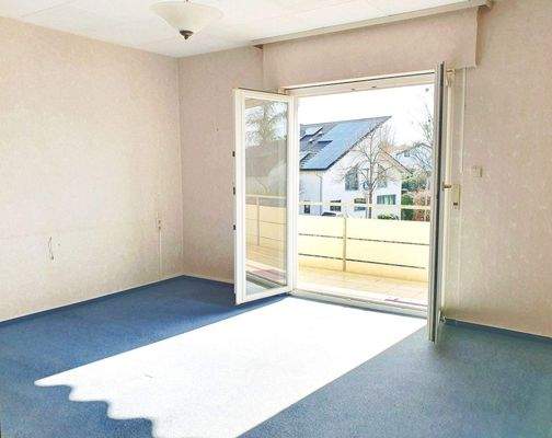 10 Schlafzimmer mit Südbalkon.jpg