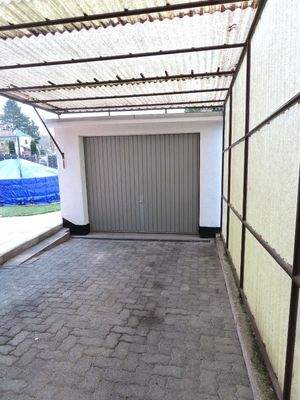 Garage mit Carport