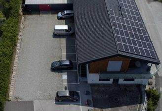 Betriebsliegenschaft mit 31,5 KW Photovoltaik