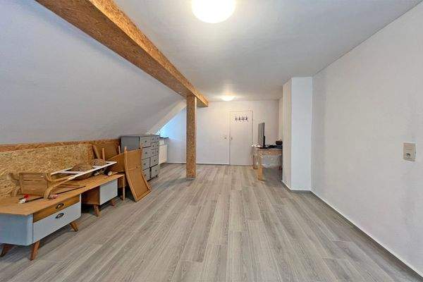 großes Schlafzimmer im OG