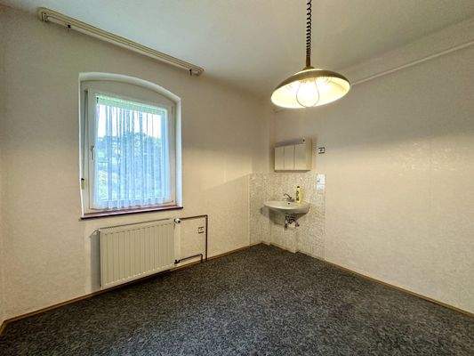 Angrezendes Zimmer zu Kinderzimmer OG