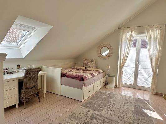 Hell, freundlich und einladend Zimmer 1