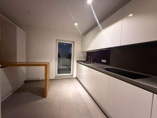 Küche mit Einbauküche 