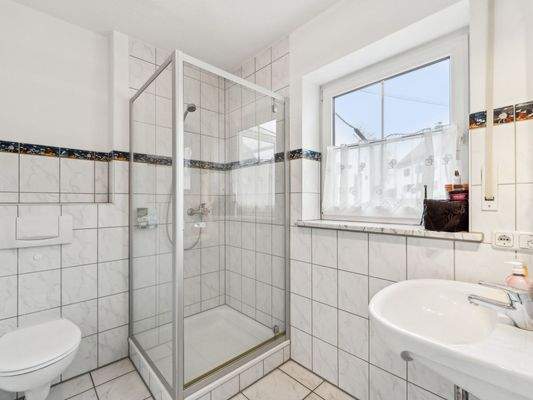 WC mit Dusche Erdgeschoss