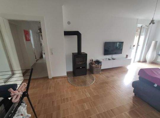 EG: Wohnzimmer mit Zugang zu Terrasse / Garten Bild 3