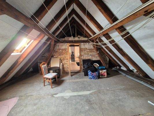 DG: noch nicht ausgebauter Raum