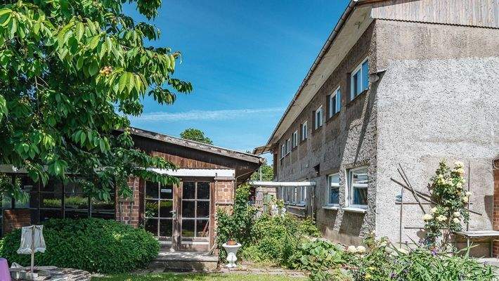 Werstattgebäude und Lager