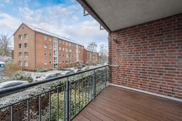 Gemütlicher Südbalkon zum Entspannen in ruhiger Wohngegend