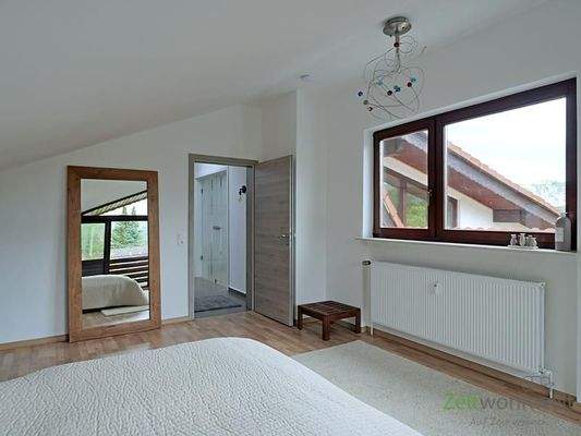 Blick vom Bett zum Flur