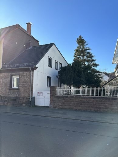 Gemütliches Wohnhaus mit großzügigem Garten