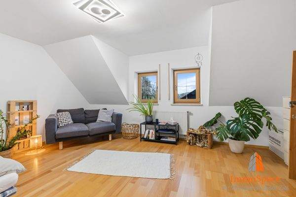 Blick in ein weiteres Zimmer im OG des Neubaus