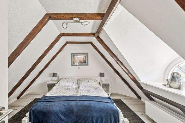 Schlafzimmer OG links