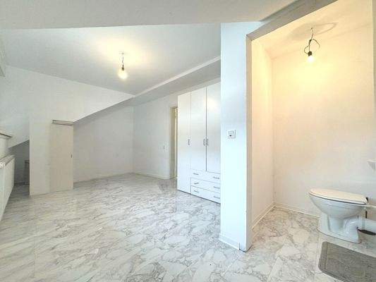 Schlafzimmer 5 mit WC