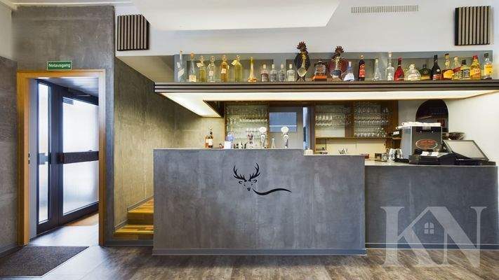 Theke & Eingangsbereich