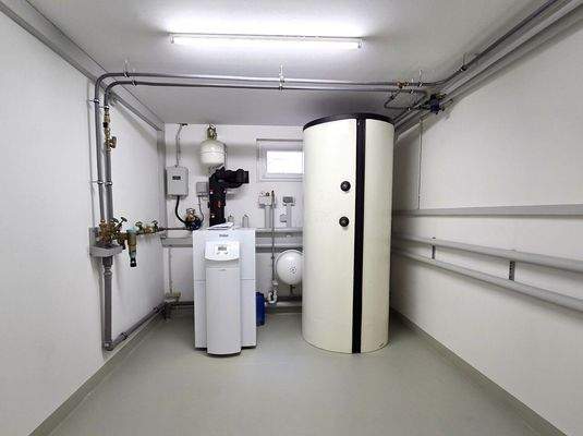 Moderner Hauswirtschaftsraum UG