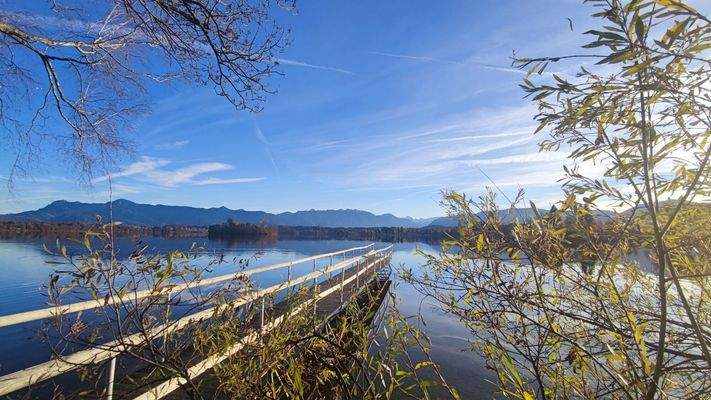 Staffelsee mit Steg nur wenige Fahrminuten entfern
