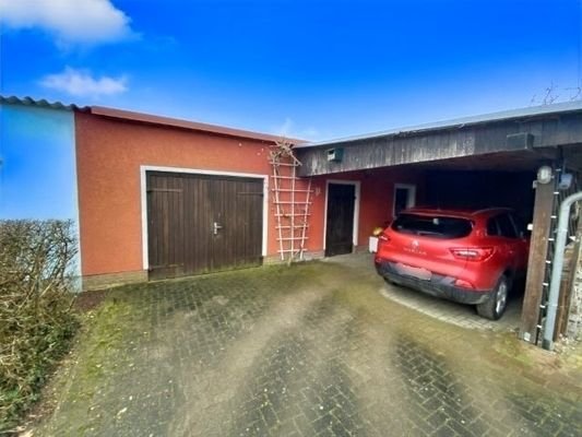 Garage und Carport