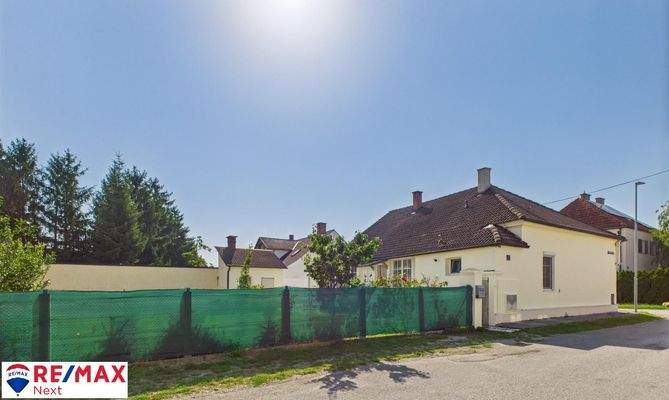 Straßenansicht seitlich