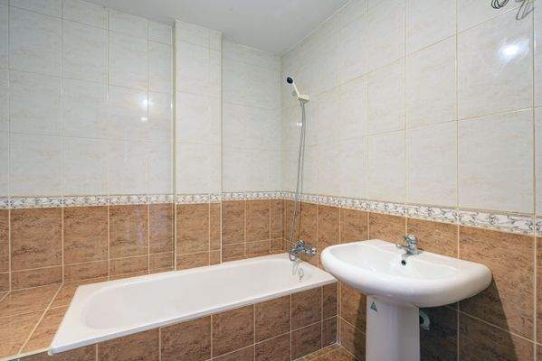 CASA CALLE SANTA CRUZ 94  0020-min.jpg