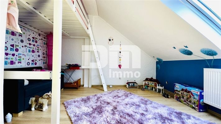 WE1 OG / DG Kinderzimmer / Schlafzimmer 2
