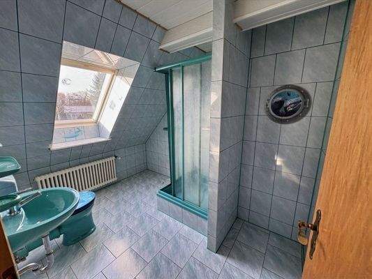 Badezimmer im Dachgeschoss