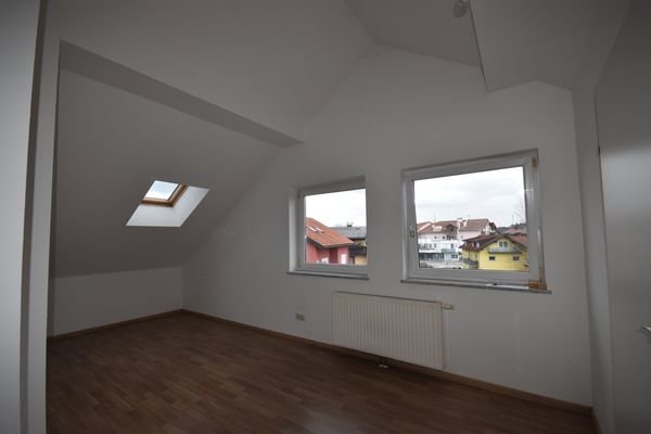 Wohn- Ess- Kochbereich - Kleine 2 Zimmer Apartment mit schöner Aussicht Miete Oberndorf bei Salzburg